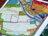 Mapa se zakreslenm pozemkem pro stadion. Velk cesta je Rudn, nikoli dlnice!